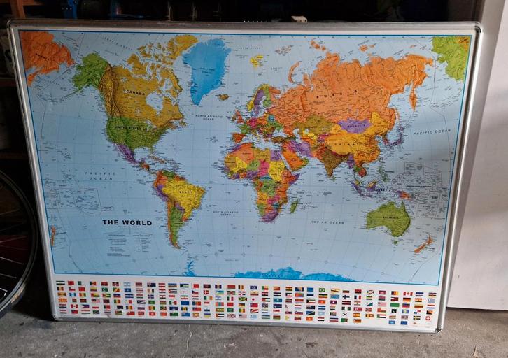 Magneetbord Wereldkaart 139 cm - 103 cm, Diversen, Schoolborden, Gebruikt, Ophalen
