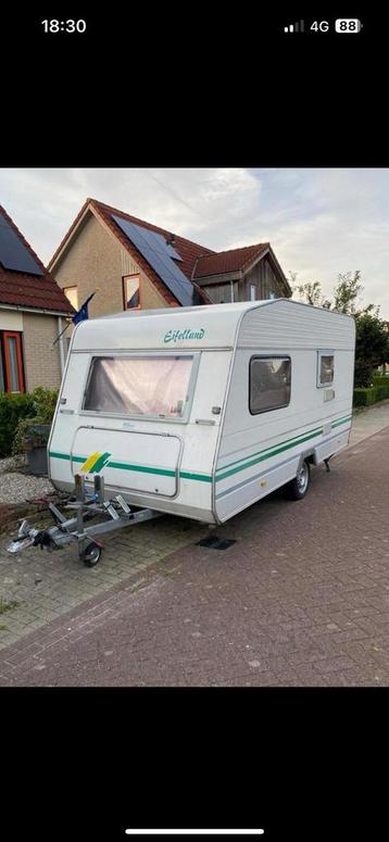 Caravan te huur kindvriendelijk 4 persoons beschikbaar voor biedingen