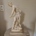 A. Santini imposant beeld David tegen Goliath 60 cm hoog, Ophalen