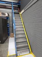Stalen Trap met Bordes - 270cm Hoog, Doe-het-zelf en Verbouw, Ladders en Trappen, Ophalen