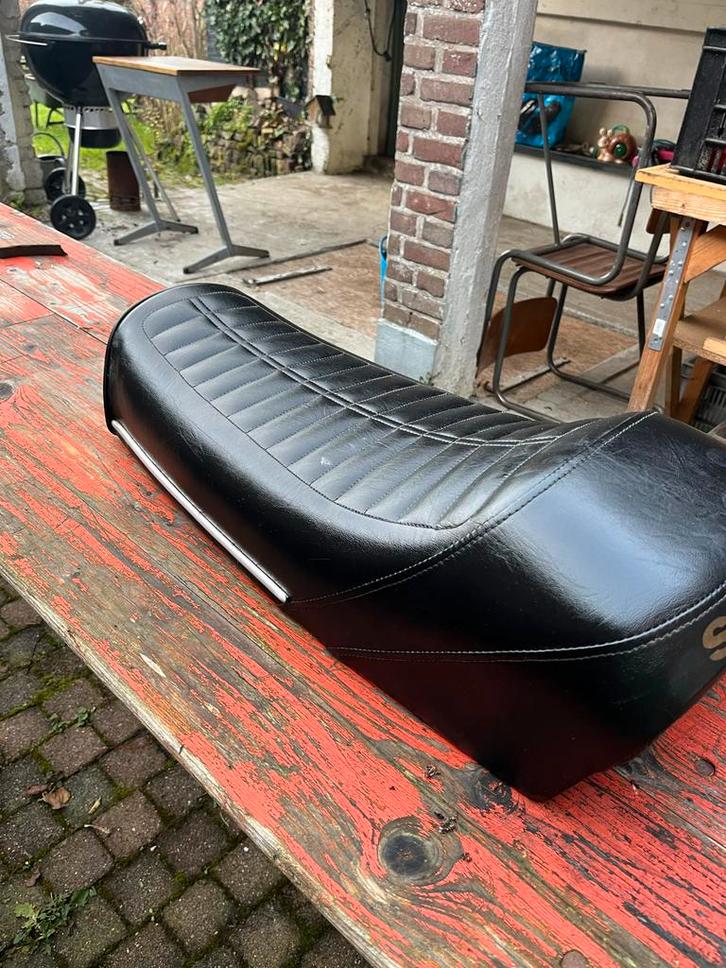 Giuliari Zadel/Buddyseat zadel Suzuki GS 750 1979, Motoren, Onderdelen | Suzuki, Gebruikt, Ophalen of Verzenden
