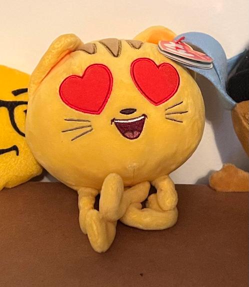 TY Beanie Baby kat met hartjesogen Emoji knuffel, Verzamelen, Stripfiguren, Zo goed als nieuw, Overige typen, Overige figuren