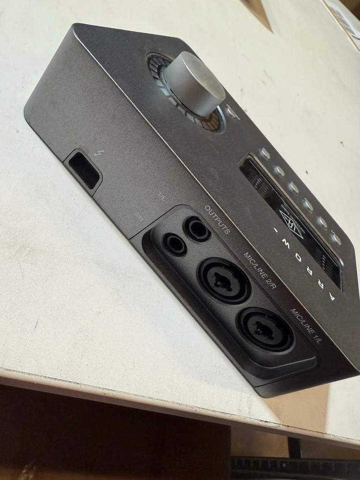 Universal Audio Apollo Arrow - Thunderbolt Interface, Muziek en Instrumenten, Midi-apparatuur, Gebruikt, Ophalen of Verzenden
