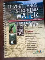 Te Voet Langs Stromend Water - Wandelgids Veluwe, Boeken, Overige merken, Fiets- of Wandelgids, Ophalen of Verzenden, Zo goed als nieuw