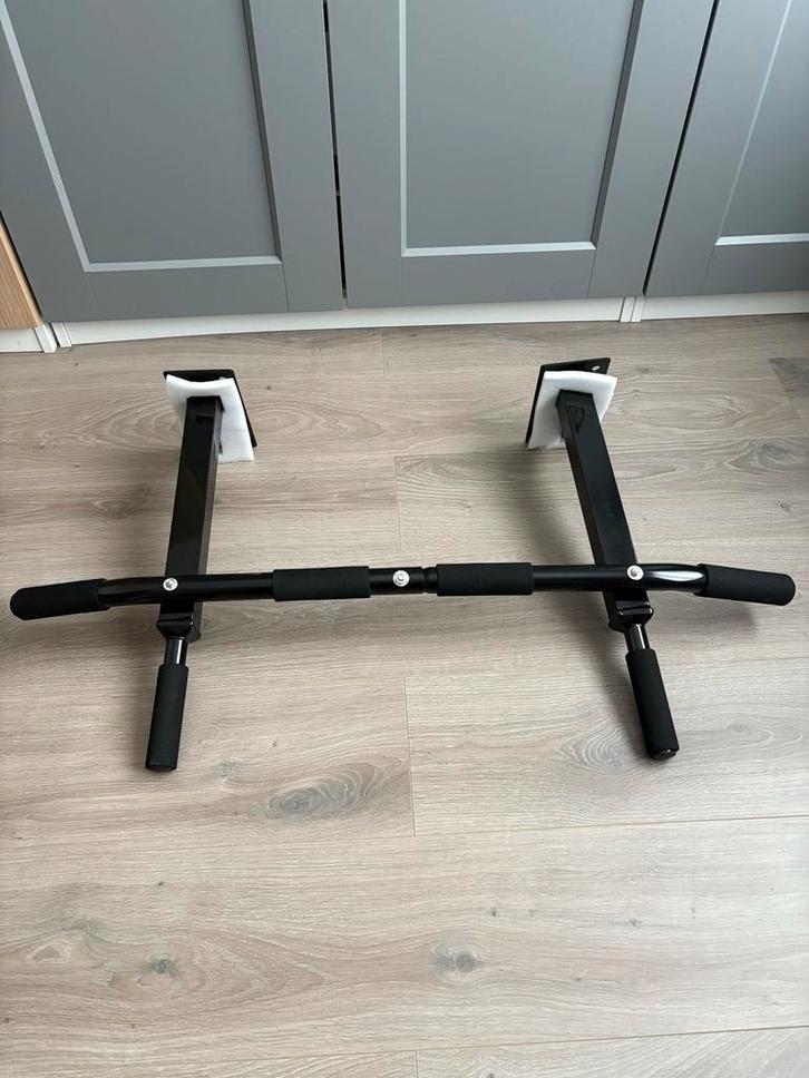 Nieuwe Wall Pull Up Bar - Optrek Stang, Sport en Fitness, Fitnessmaterialen, Nieuw, Oprekstang, Armen, Ophalen