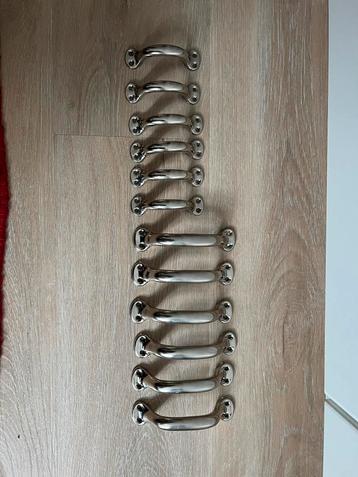 12 RVS Handgrepen + Schroeven NIEUW beschikbaar voor biedingen