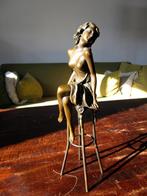 Bronzen beeldje dame op barkruk, P. Collinet, Ophalen of Verzenden, Zo goed als nieuw, Mens