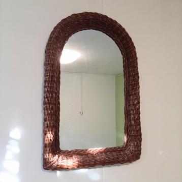 vintage rotan spiegel beschikbaar voor biedingen