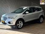 Ford Kuga 1.5 EcoBoost Titanium TREKHAAK NAVIGATIE CAMERA KE, Auto's, Lichtsensor, Euro 6, 4 cilinders, Met garantie (alle)