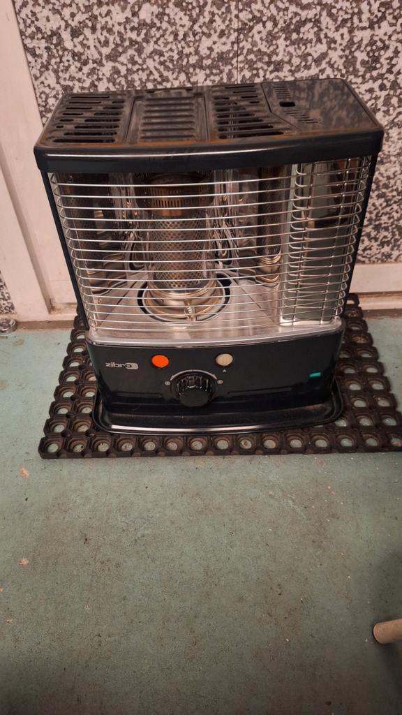 Zibro kachel zgan, Huis en Inrichting, Kachels, Zo goed als nieuw, Petroleumkachel, Overige brandstoffen, Ophalen of Verzenden