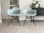 Vitra Eames kuipstoelen ijsgrijs dar zwart, Huis en Inrichting, Stoelen, Z, Twee, Ophalen of Verzenden, Zo goed als nieuw