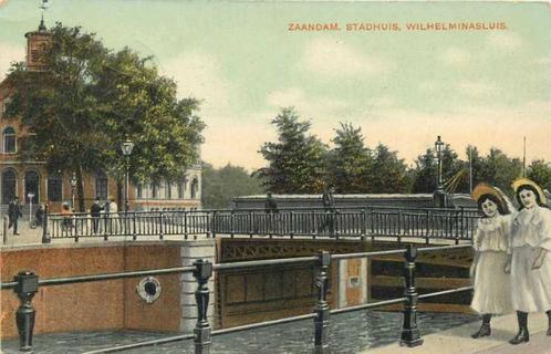 (300-472-017) Zaandam Stadhuis Wilhelminasluis, Verzamelen, Ansichtkaarten | Nederland, Noord-Holland, Verzenden