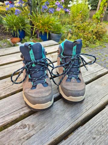 Bergschoenen maat 33 beschikbaar voor biedingen