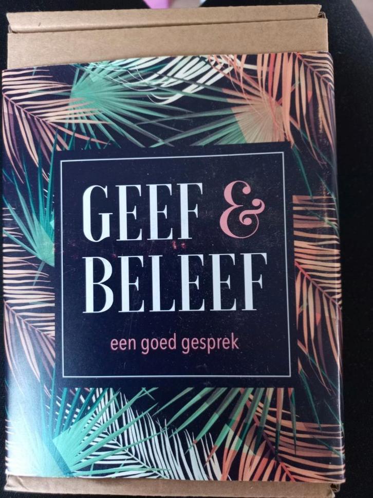 Geef en Beleef, een goed gesprek., Hobby en Vrije tijd, Gezelschapsspellen | Kaartspellen, Zo goed als nieuw, Vijf spelers of meer