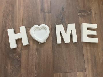 Decoratieve letters HOME incl fotolijstje beschikbaar voor biedingen