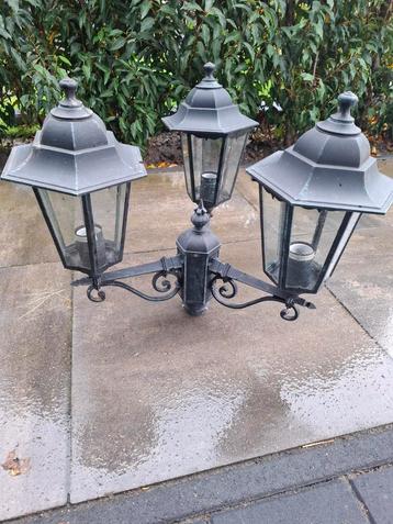 Klassieke Lantaarn met 3 Lampen beschikbaar voor biedingen