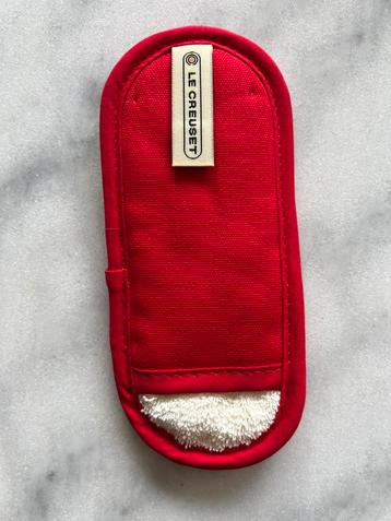 Le Creuset handvat handschoen voor skillet kersenrood beschikbaar voor biedingen