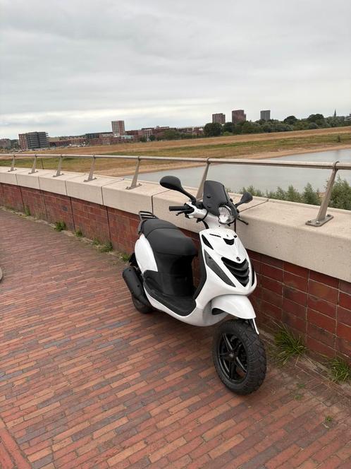 Zip 150cc lc brom, Fietsen en Brommers, Scooters | Piaggio, Zo goed als nieuw, Zip, Maximaal 45 km/u, Tweetakt, Ophalen of Verzenden