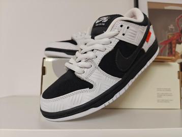Nike SB Dunk Low X Tightbooth beschikbaar voor biedingen
