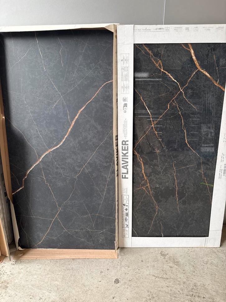 Elegante zwarte keramische tegels met gouden aders, 60x120, Doe-het-zelf en Verbouw, Tegels, Zo goed als nieuw, Wandtegels, Keramiek