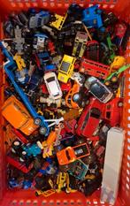 Grote bak met autootjes, Kinderen en Baby's, Speelgoed | Speelgoedvoertuigen, Ophalen of Verzenden