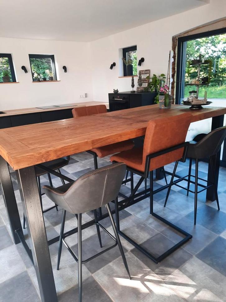 Bartafel met gratis krukken (beschadigd), Huis en Inrichting, Tafels | Eettafels, Gebruikt, 50 tot 100 cm, 200 cm of meer, Vijf personen of meer