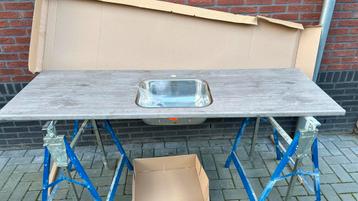 Nieuw aanrechtblad met spoelbak grijs eiken beschikbaar voor biedingen
