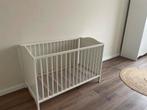 IKEA SMÅGÖRA babybedje wit - nette staat, Kinderen en Baby's, Ophalen of Verzenden, Zo goed als nieuw, Ledikant