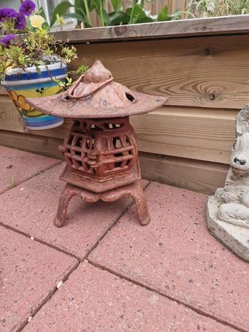 Gietijzeren pagode  beschikbaar voor biedingen