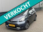 Toyota Aygo 1.0 VVT-i Aspiration airco Carplay Navi N apk, Voorwielaandrijving, Euro 5, Gebruikt, 4 stoelen