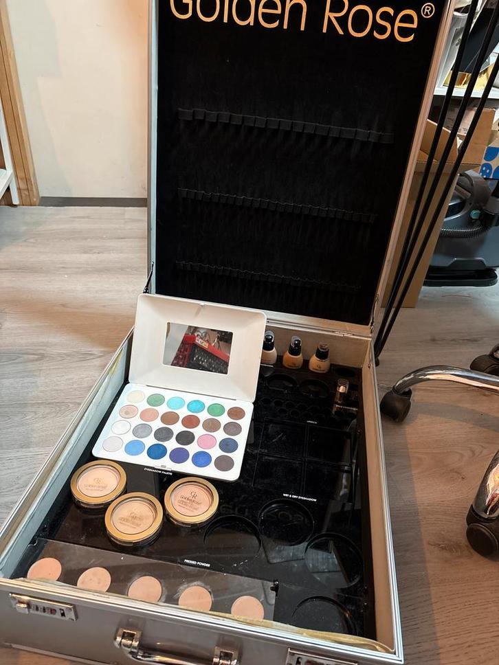 Golden Rose Make-up Koffer, Sieraden, Tassen en Uiterlijk, Uiterlijk | Cosmetica en Make-up, Gebruikt, Make-up, Gehele gezicht