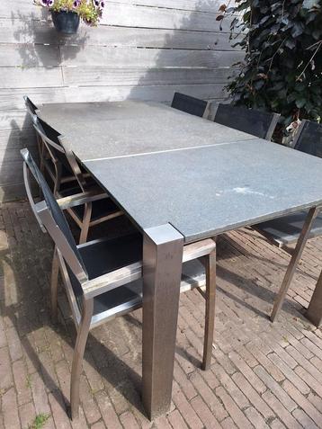 Robuuste tuinset beschikbaar voor biedingen