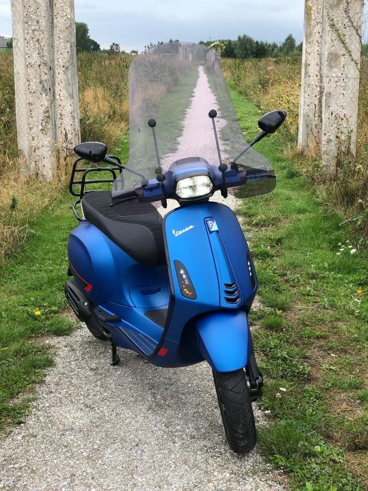 Vespa Sprint - Bomvol Opties - Weinig KM, Fietsen en Brommers, Brommers | Vespa, Zo goed als nieuw, Overige modellen, Maximaal 25 km/u