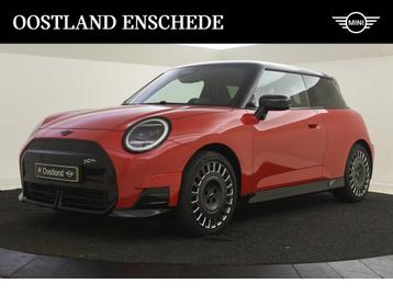 MINI Hatchback Cooper E / JCW / Pakket M / 18 inch JCW Lap S beschikbaar voor biedingen