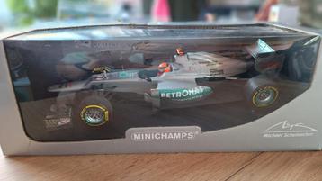Mercedes F1 W03 Schumacher - Minichamps 1:18 beschikbaar voor biedingen