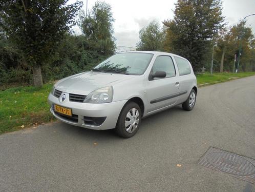 Renault Clio TREKHAAK/APK NOV 25    1.2 Campus Accès, Auto's, Renault, Clio, ABS, Airbags, Metallic lak, Startonderbreker, Benzine