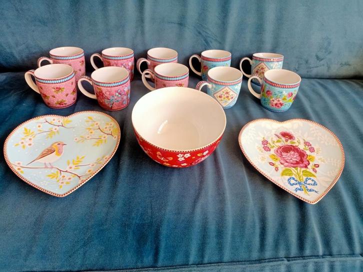 PIP Servies: Mokken, Schalen, Kom, Huis en Inrichting, Keuken | Servies, Zo goed als nieuw, Kop(pen) en/of Schotel(s), Overige stijlen