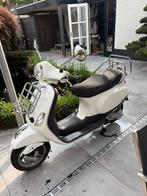 Vespa scouter 4 t, Fietsen en Brommers, Ophalen, Zo goed als nieuw