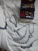 Veel grote kettingen, Ophalen of Verzenden, Gebruikt, Overige kleuren, Overige materialen