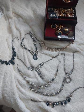 Veel grote kettingen beschikbaar voor biedingen