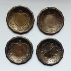 vintage 4 schaaltjes met kaart symbolen, Antiek en Kunst, Antiek | Koper en Brons, Ophalen of Verzenden
