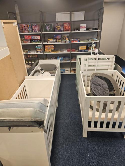Verschillende ledikantjes en boxen, Kinderen en Baby's, Babywiegjes en Ledikanten, Gebruikt, Overige typen, Ophalen