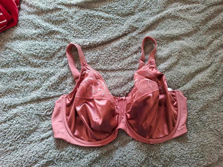 BH maat 90G merk Elomi, Kleding | Dames, Ondergoed en Lingerie, BH, Overige kleuren, Ophalen of Verzenden