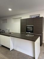 Moderne, volledig uitgeruste keuken met kookeiland, Huis en Inrichting, Keuken | Complete keukens, Verzenden, Zo goed als nieuw