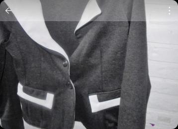  Zwarte Italiaanse damesblazer met witte kraag – Festival  beschikbaar voor biedingen