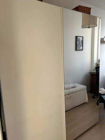 Ruime Kledingkast met Spiegeldeur 176cm x 65cm x 206m beschikbaar voor biedingen