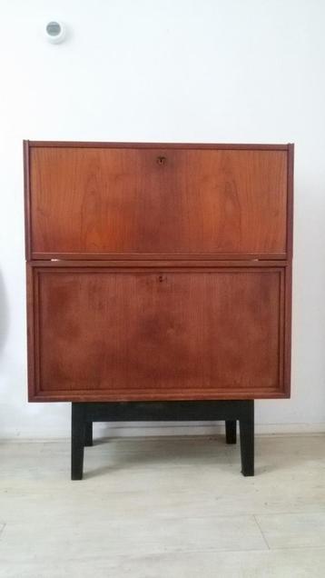 vintage deense  dressoir teakhout retro jaren 60 beschikbaar voor biedingen