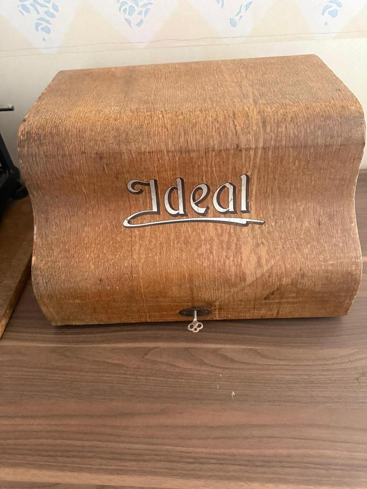 Antieke Ideal Typemachine met Houten Koffer, Antiek en Kunst, Antiek | Kantoor en Zakelijk, Ophalen