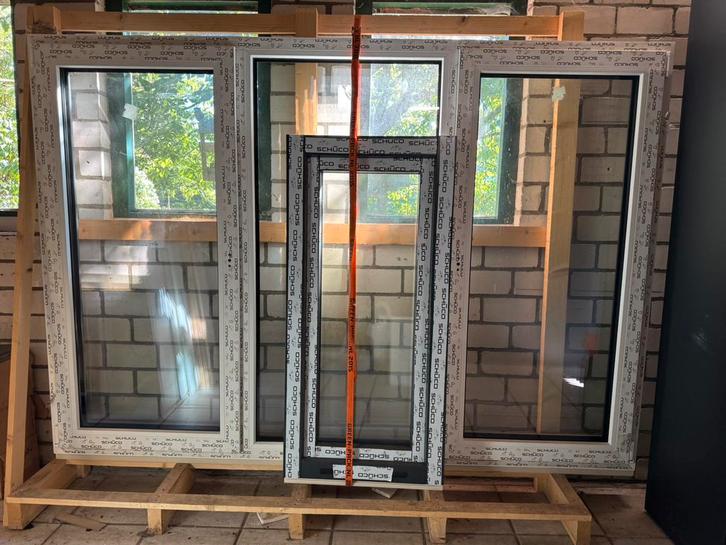 Ral 7016 antra Twee alu pvc kozijnen met triple glas nieuw!, Doe-het-zelf en Verbouw, Kozijnen en Schuifpuien, Nieuw, Raamkozijn