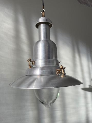 Vintage Italian industrial chandelier Uccello Fisherman beschikbaar voor biedingen